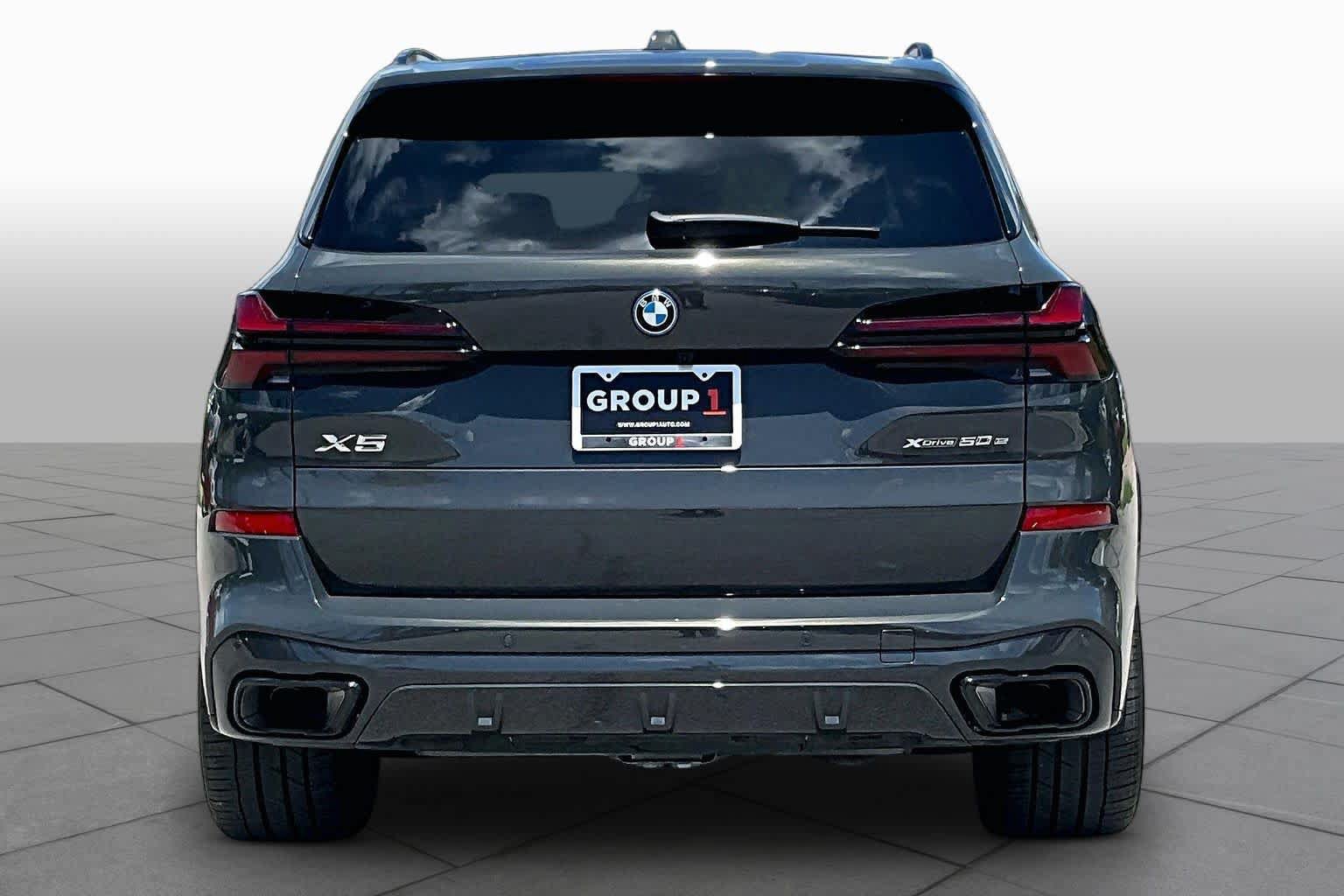 Used 2026 BMW X5 xDrive50e w/ M Sport Package AWD/4WD image 4