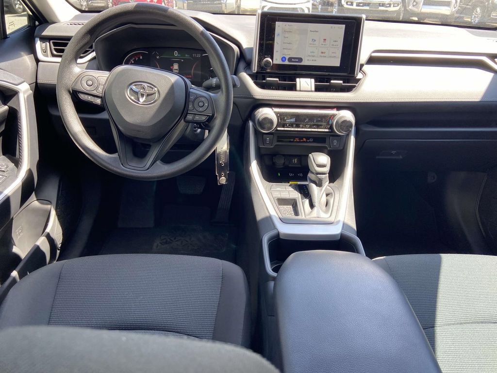 Used 2025 Toyota RAV4 LE image 9