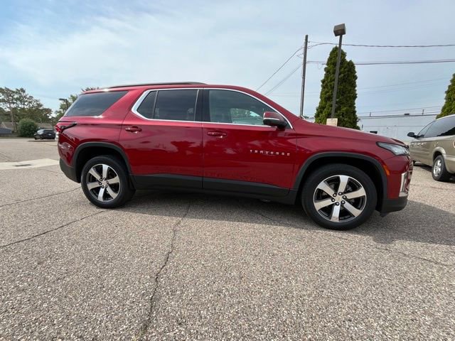 Used 2022 Chevrolet Traverse LT w/ LT Premium Package image 7