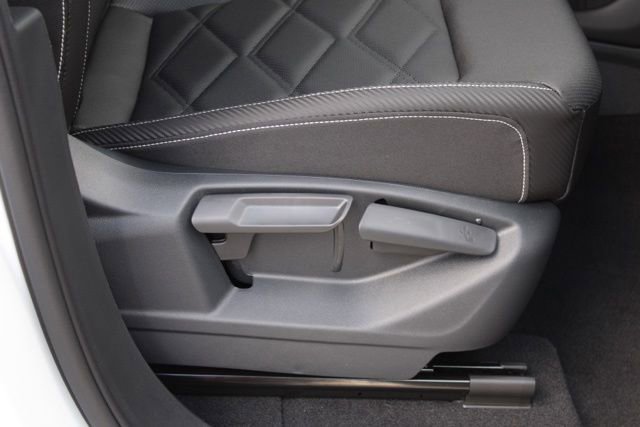 New 2026 Volkswagen Atlas Cross Sport SE image 14