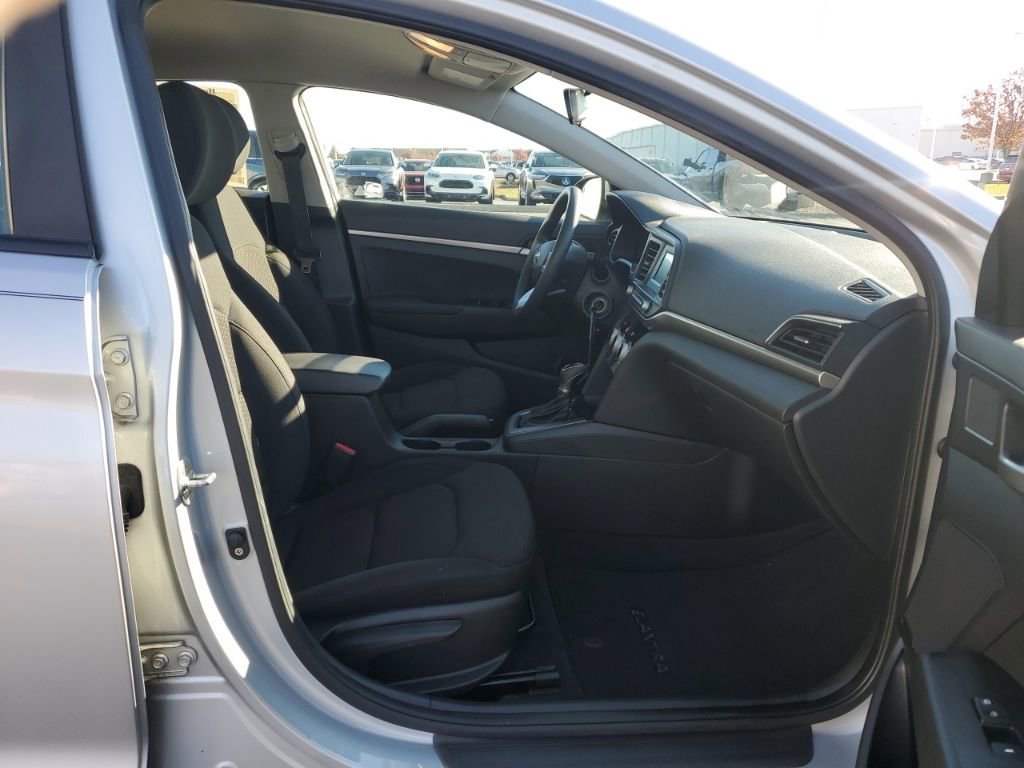 Used 2019 Hyundai Elantra SE w/ Cargo Package image 37