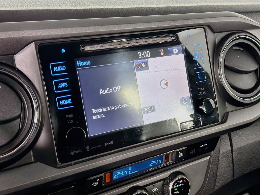 Used 2017 Toyota Tacoma TRD Sport AWD/4WD image 14
