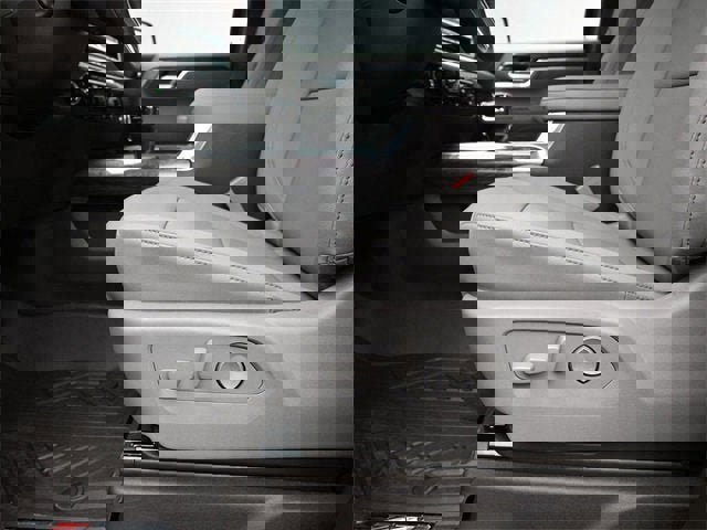 New 2026 Chevrolet Silverado 1500 LTZ w/ LTZ Premium Package image 19