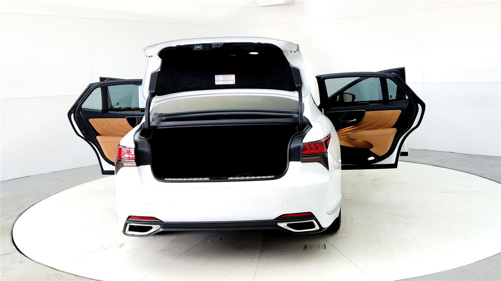 Used 2022 Lexus LS 500 AWD w/ Interior Upgrade Package image 11