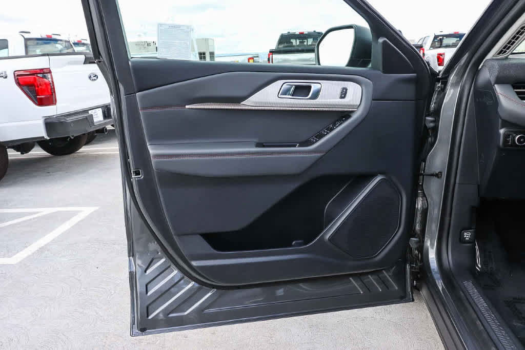 Used 2026 Ford Explorer Active w/ Active Comfort Package RWD image 22