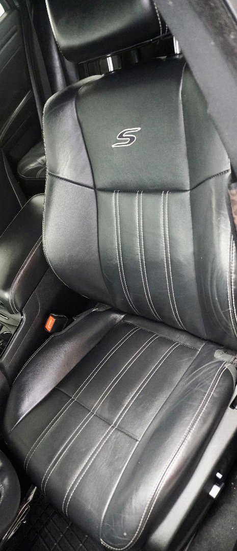 Used 2014 Chrysler 300 S image 4