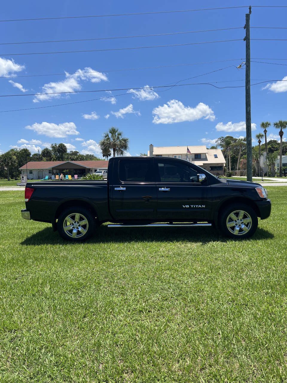 Used 2010 Nissan Titan SE w/ Texas Titan Pkg RWD image 8