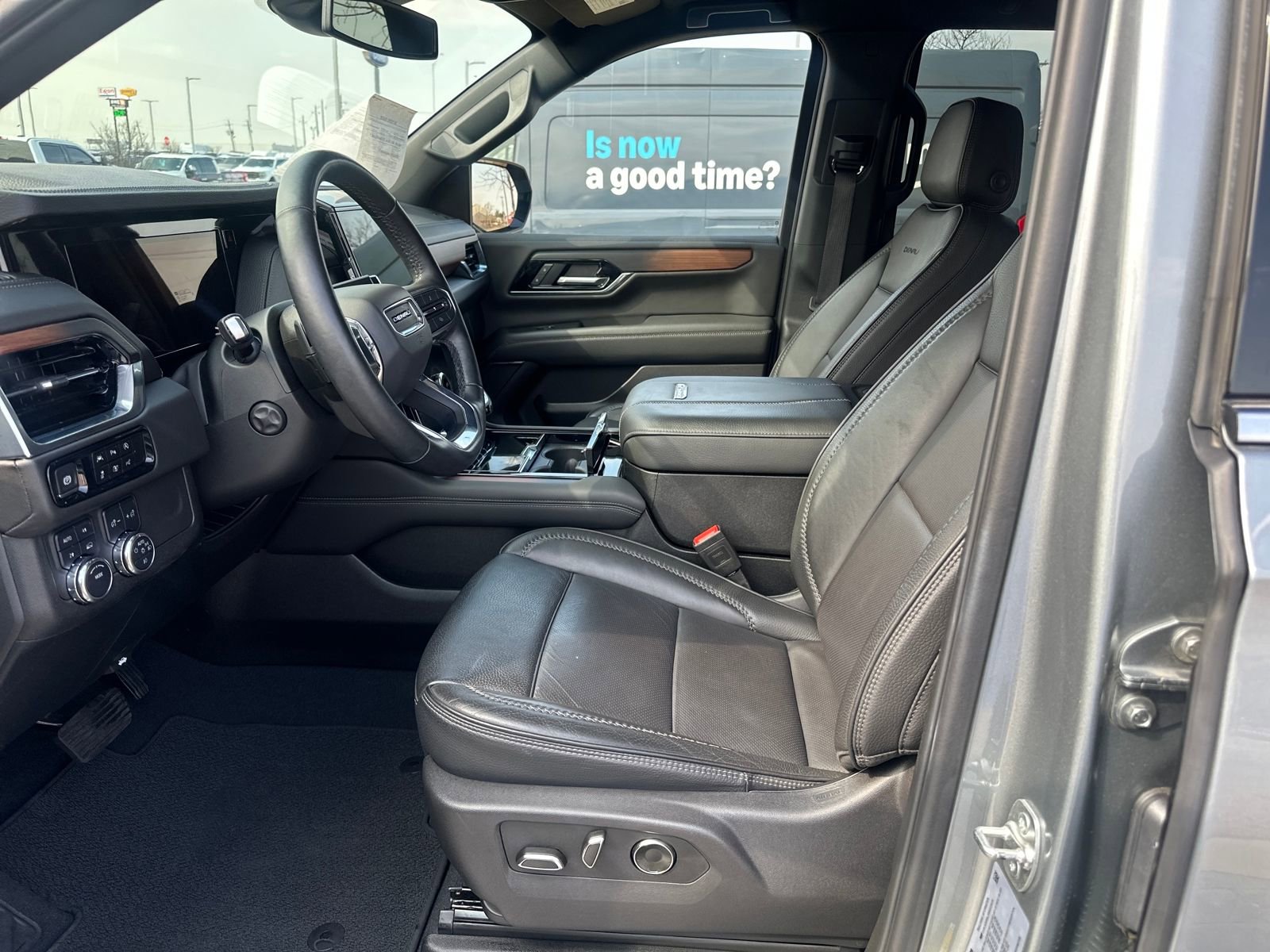 Used 2025 GMC Yukon Denali image 9