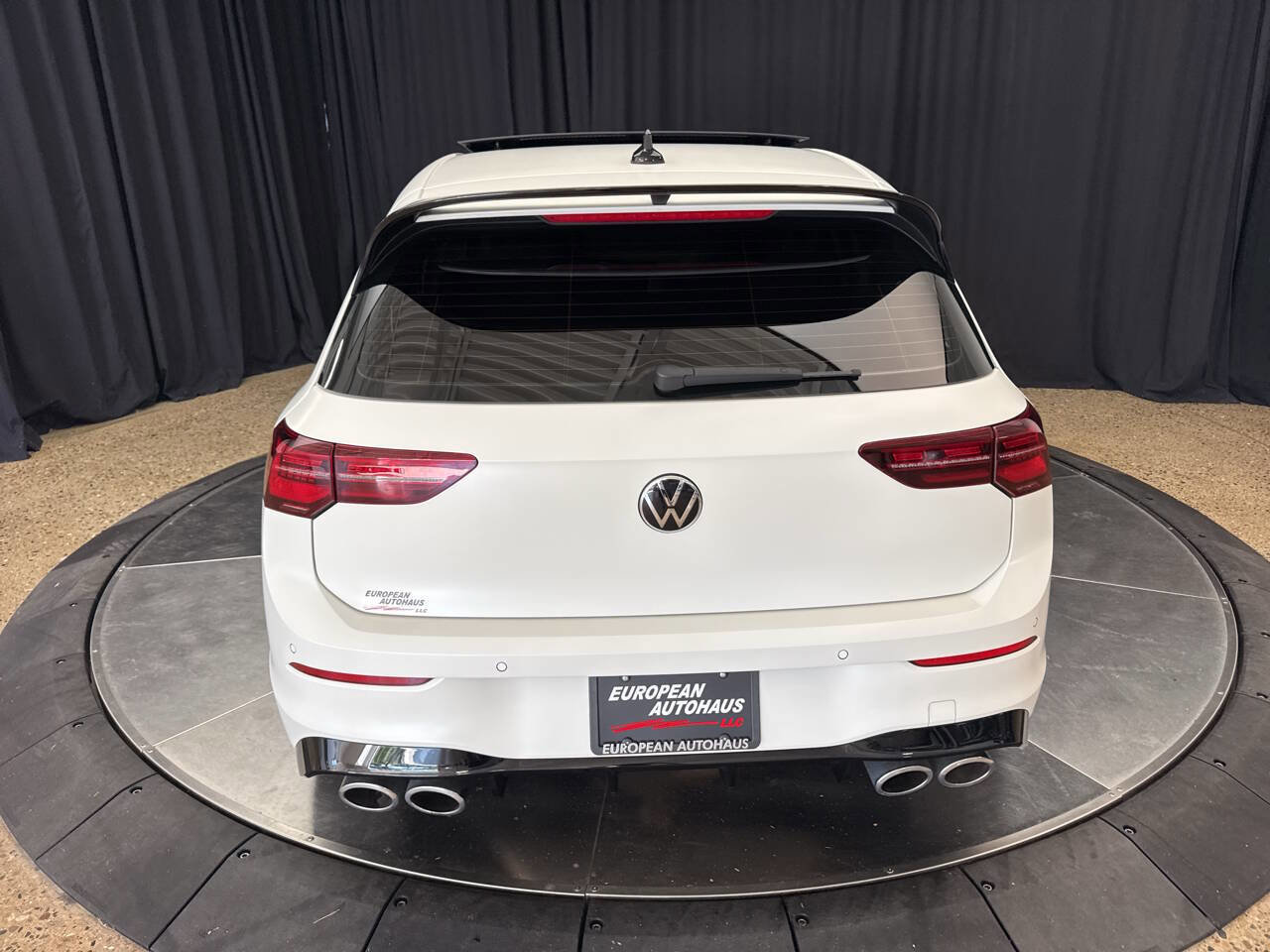 Used 2024 Volkswagen Golf R image 8