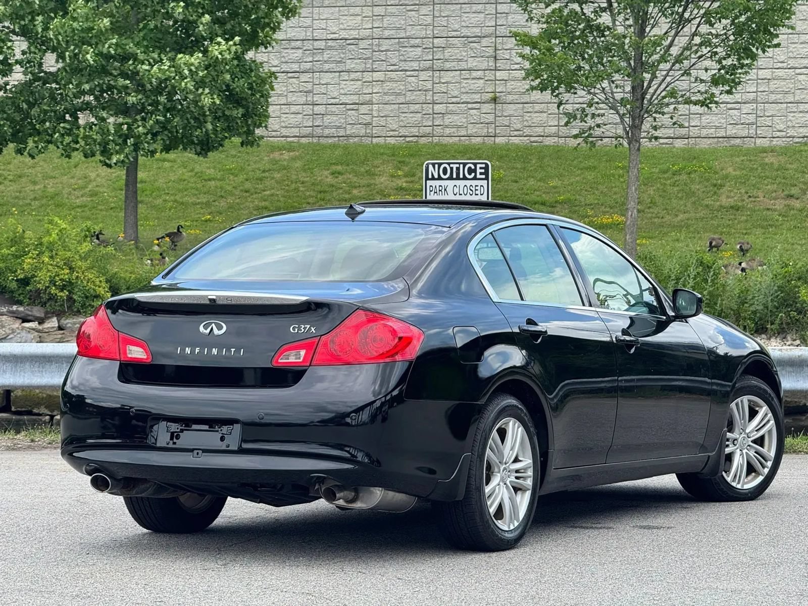 Used 2012 INFINITI G37 x Sedan w/ Premium Pkg AWD/4WD image 7