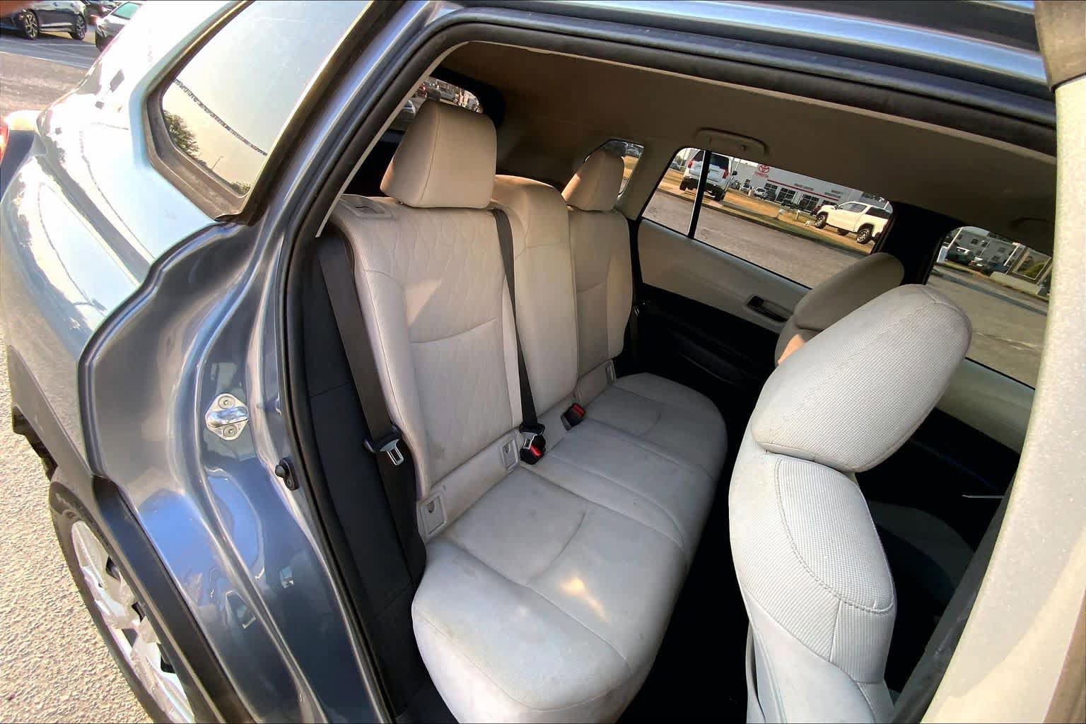 Used 2022 Toyota Corolla Cross L FWD image 19