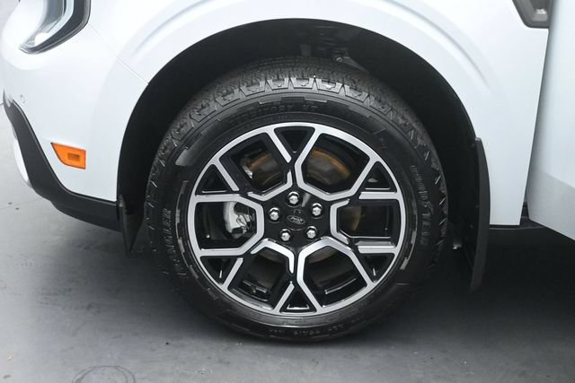 Certified 2025 Ford Maverick Lariat AWD/4WD image 36