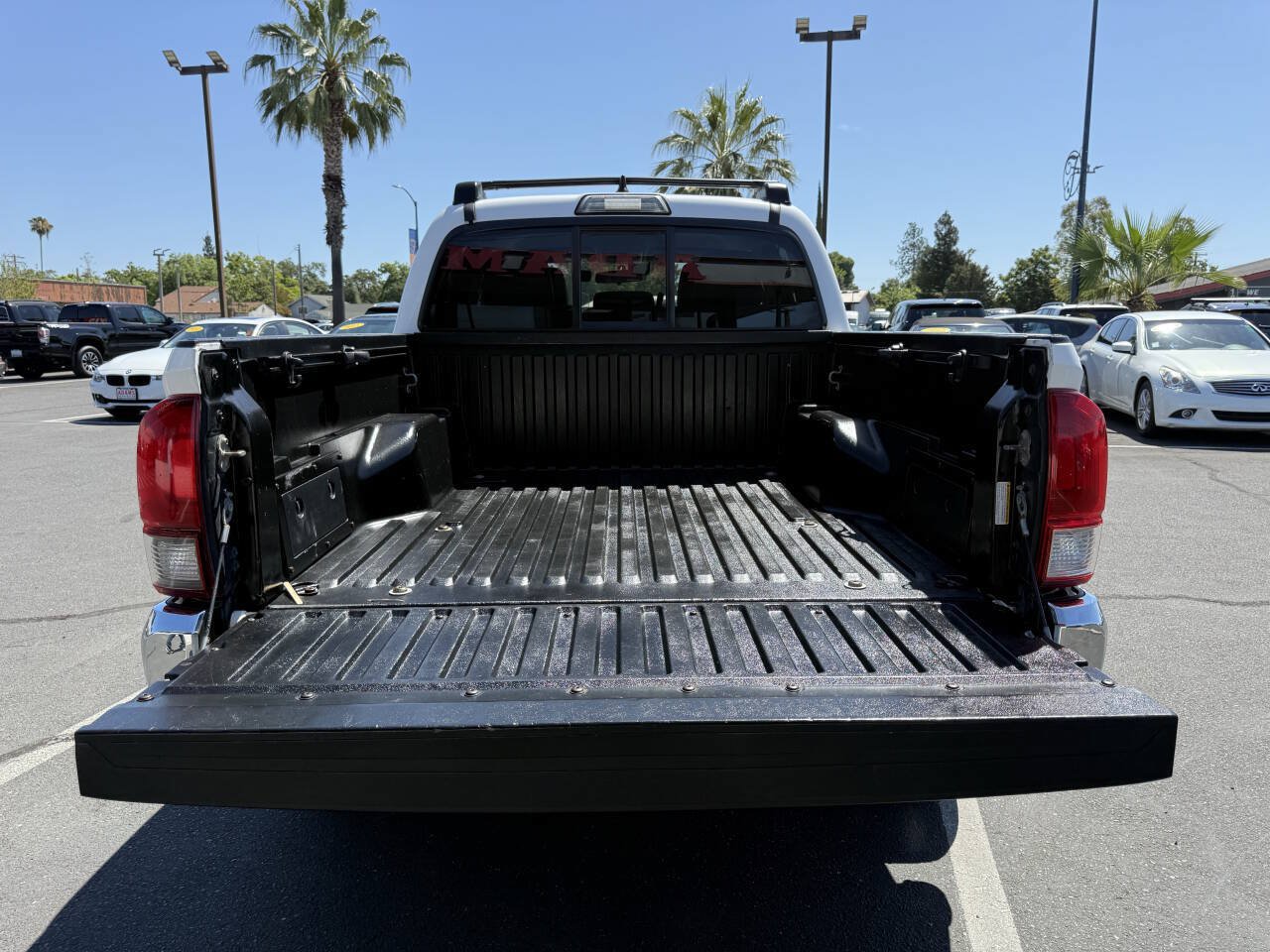 Used 2018 Toyota Tacoma SR5 RWD image 21