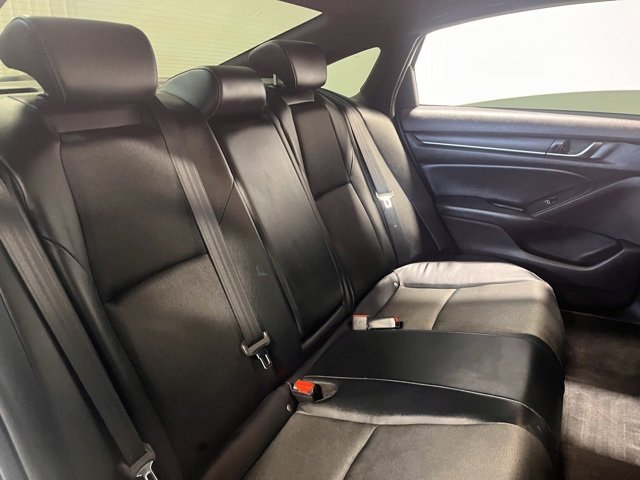 Used 2018 Honda Accord Sport image 13
