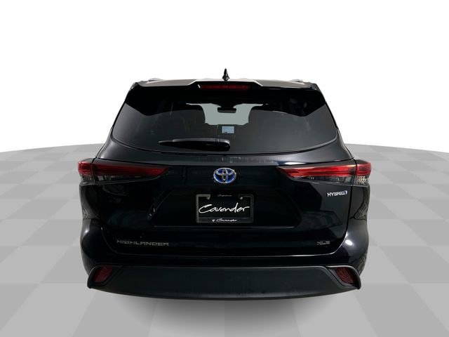 Used 2023 Toyota Highlander XLE AWD/4WD image 7