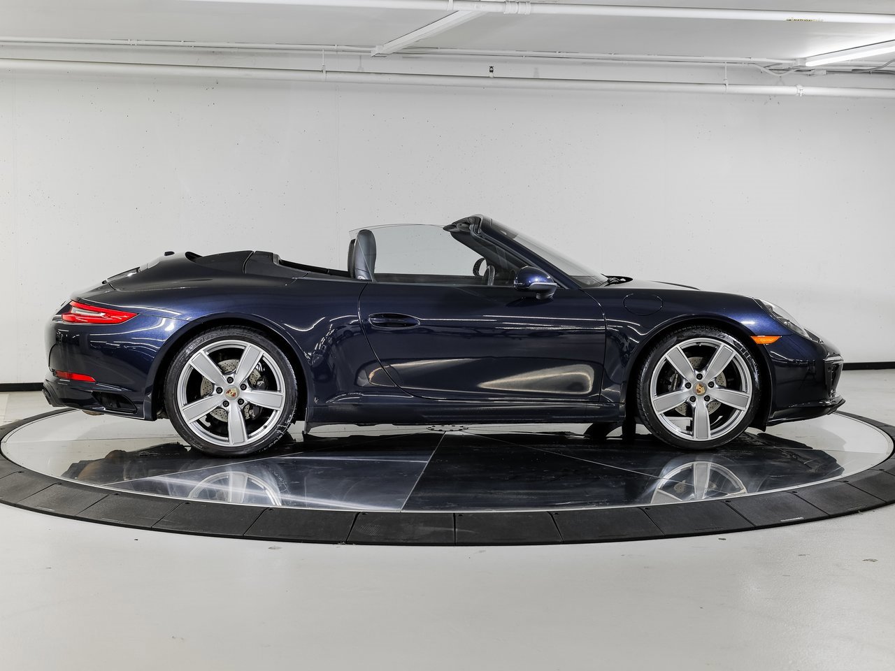Used 2017 Porsche 911 Carrera 4 image 7