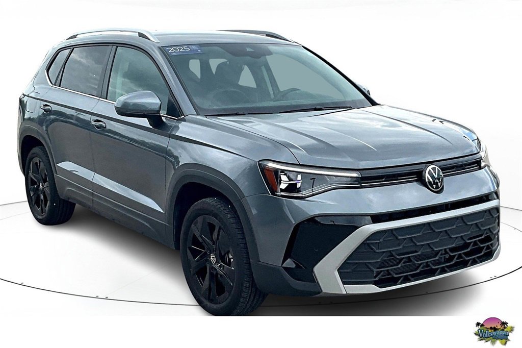 Certified 2025 Volkswagen Taos SE w/ Black Wheel Package