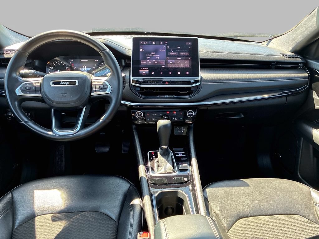 Certified 2022 Jeep Compass Latitude w/ Sun and Sound Group AWD/4WD image 17