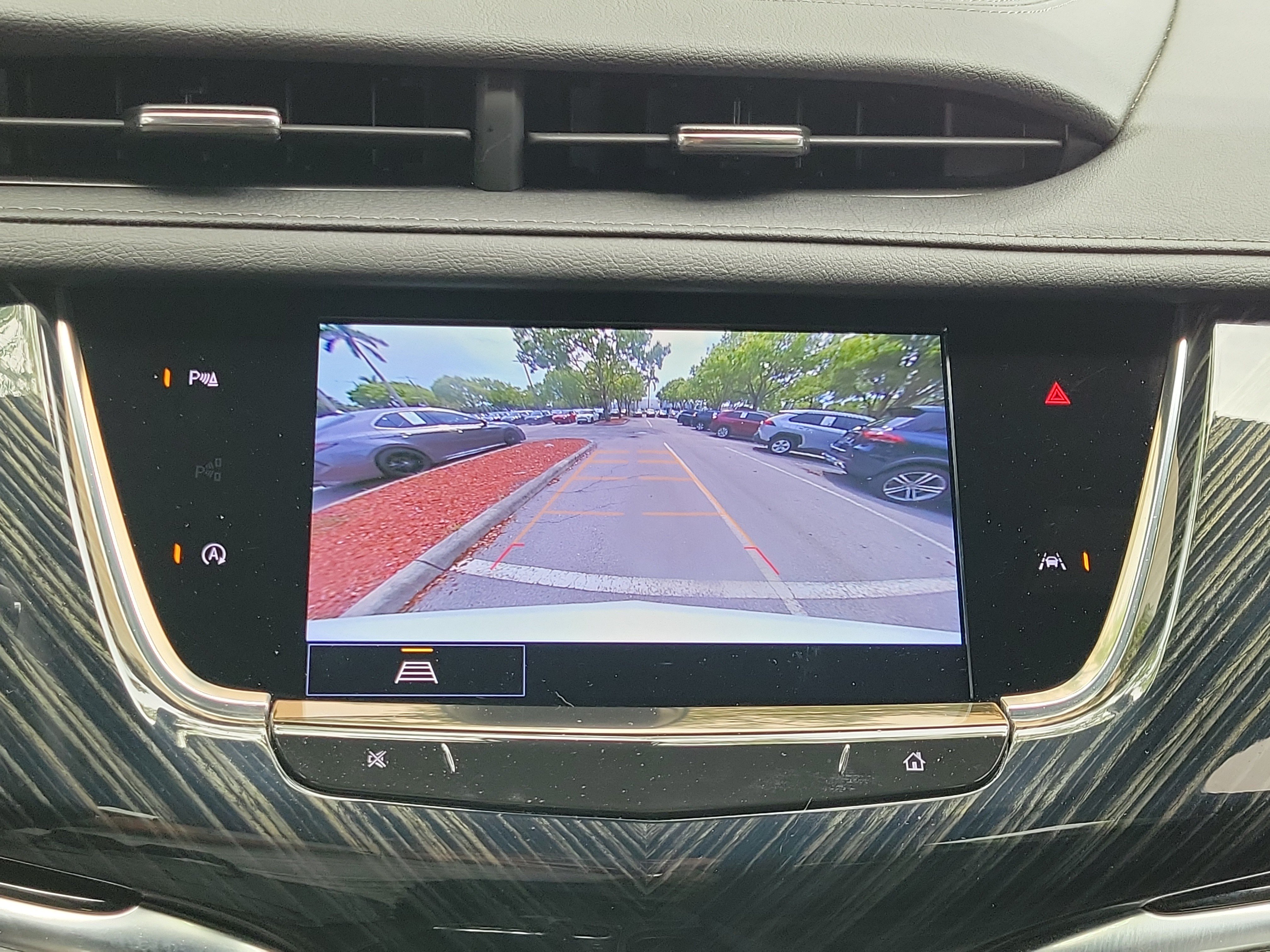 Used 2024 Cadillac XT6 Premium Luxury FWD image 29