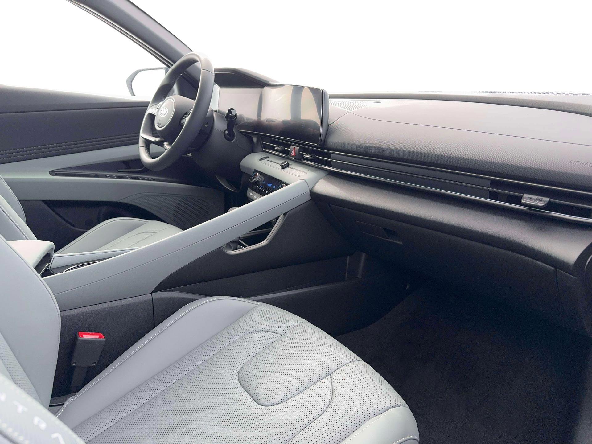 New 2026 Hyundai Elantra Limited FWD image 15