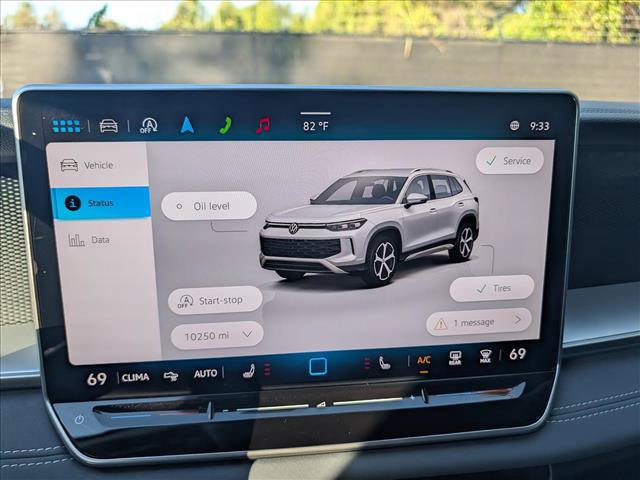 Certified 2025 Volkswagen Tiguan SE AWD/4WD image 33