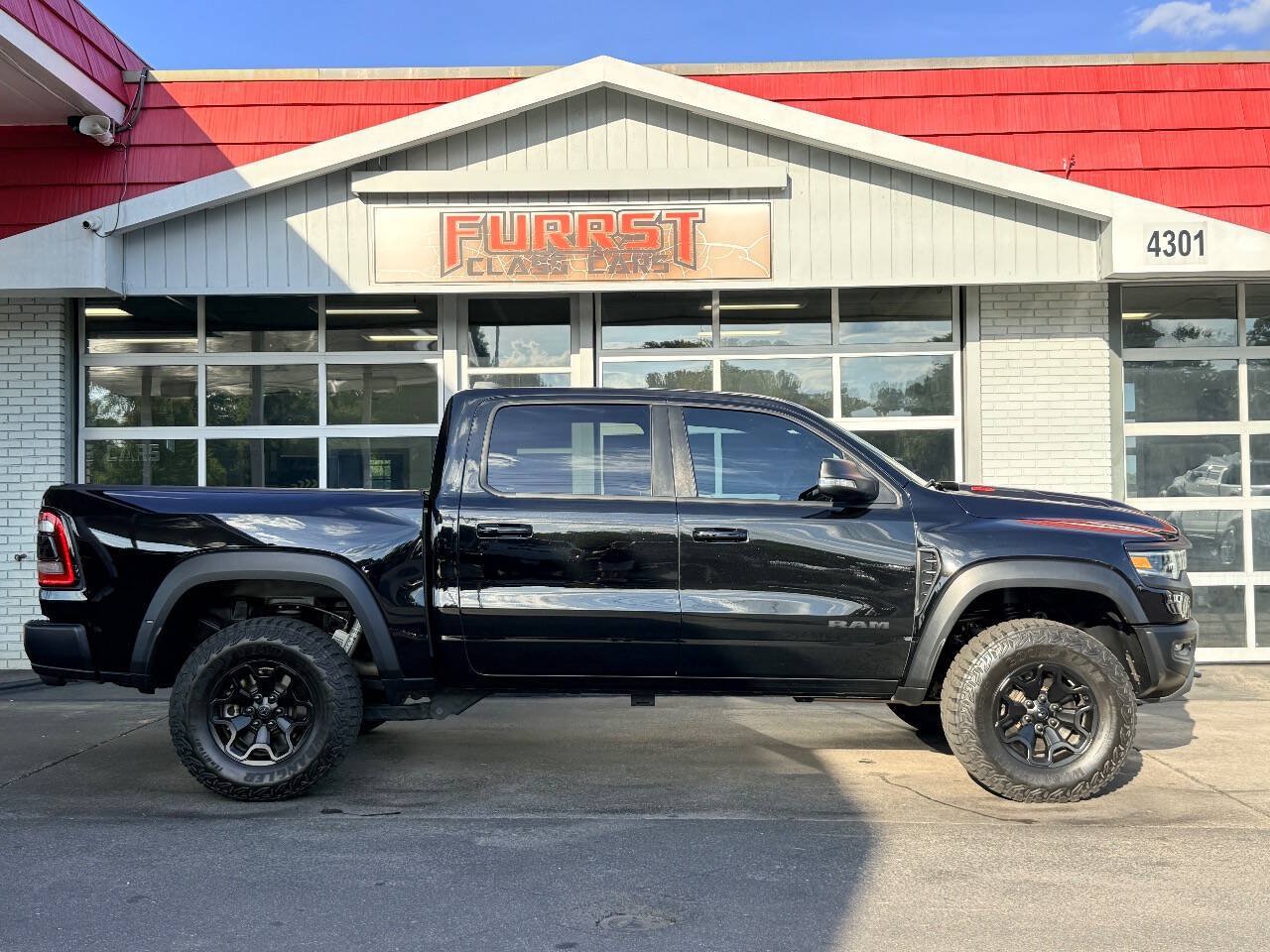 Used 2022 RAM 1500 TRX w/ TRX Level 2 Equipment Group AWD/4WD image 2