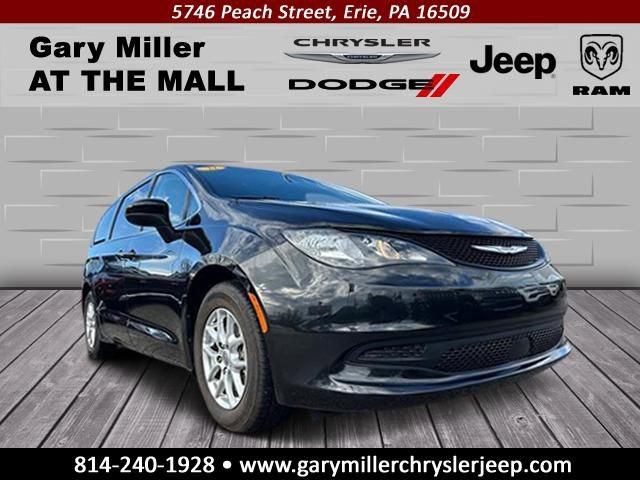 Used 2022 Chrysler Voyager LX image 1