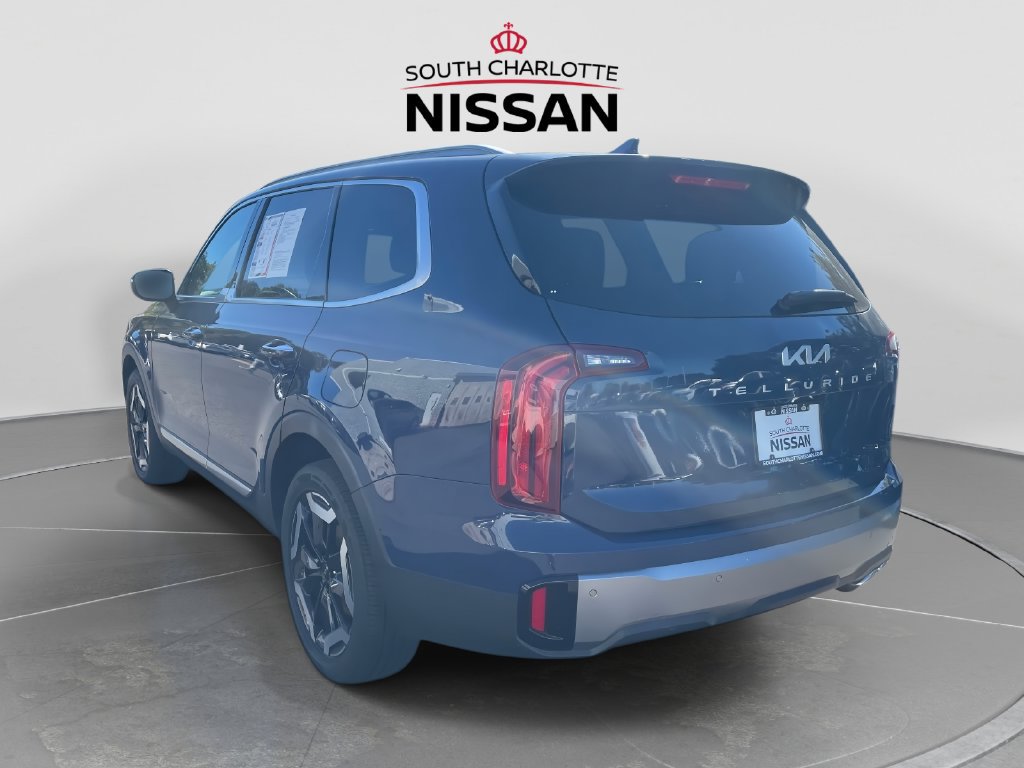 Used 2025 Kia Telluride S FWD image 5