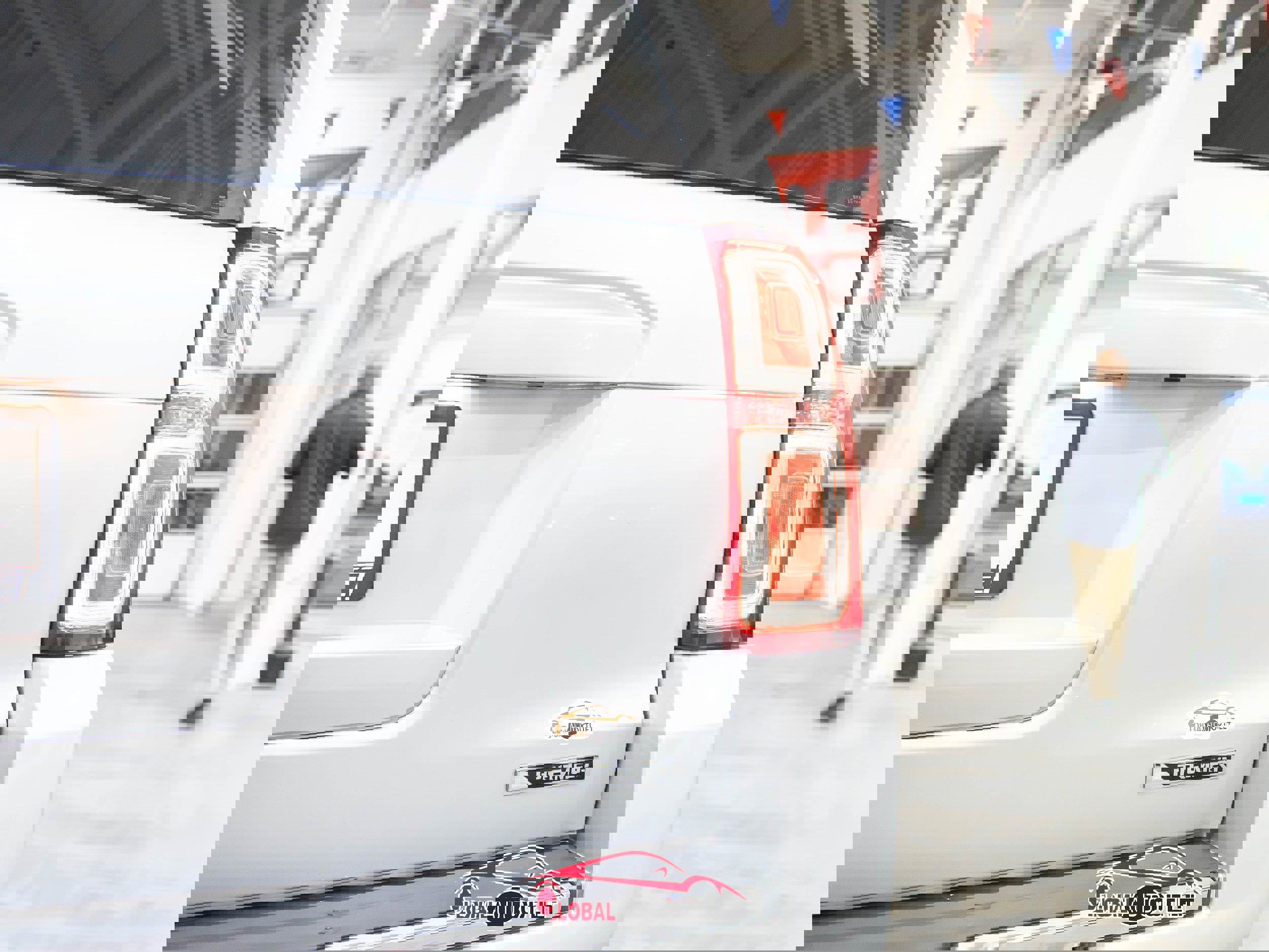 Used 2017 Chevrolet Suburban Premier image 47