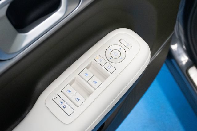 Used 2025 Hyundai Santa Fe Calligraphy AWD/4WD image 5