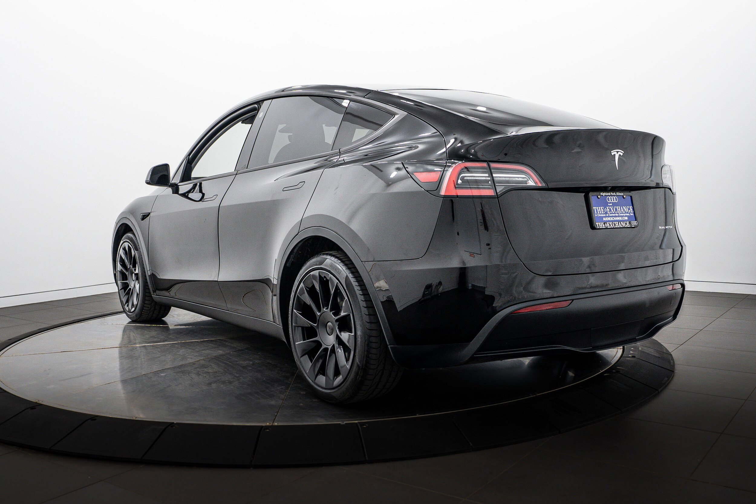 Used 2021 Tesla Model Y Long Range AWD/4WD image 5