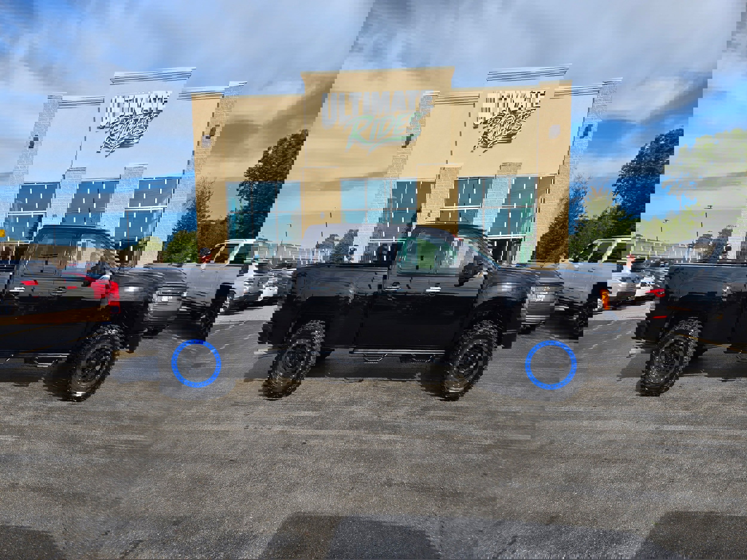 Used 2014 GMC Sierra 2500 Denali w/ Snow Plow Prep Package image 1