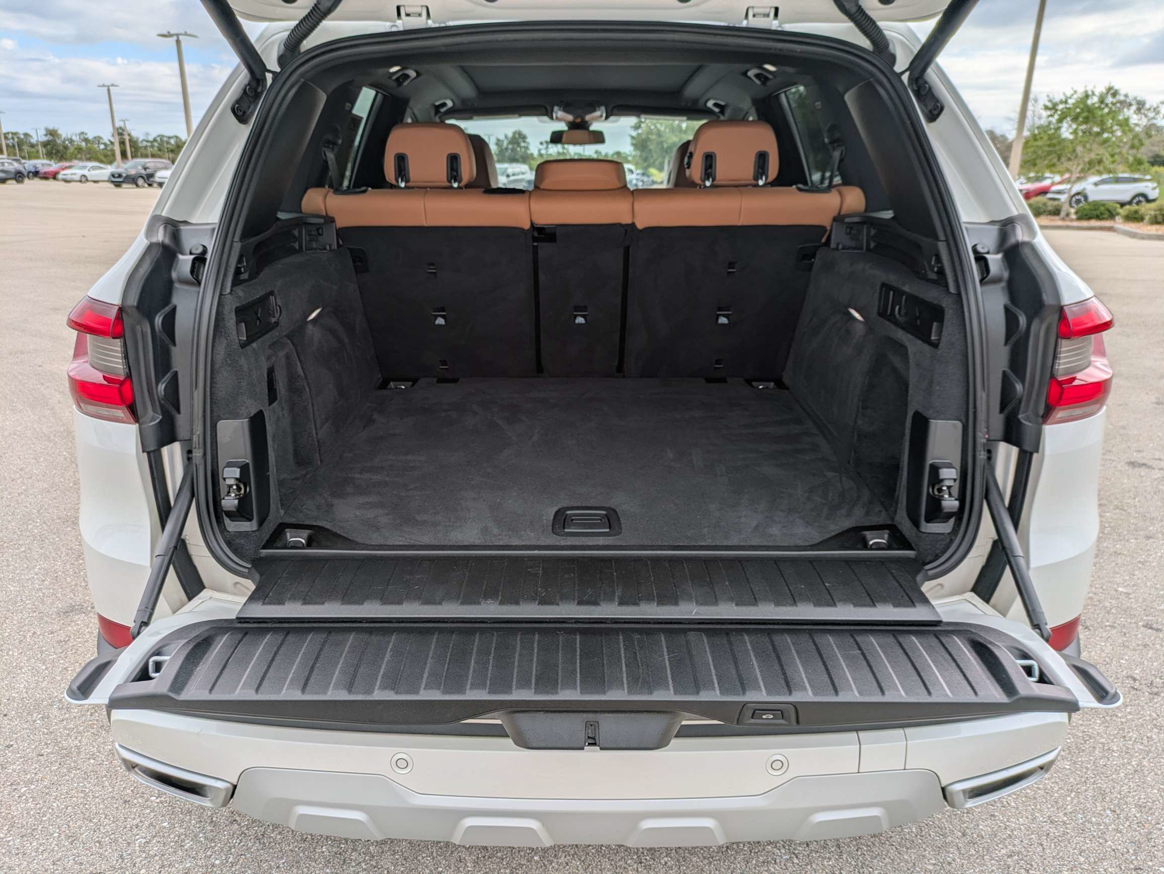 Used 2023 BMW X5 xDrive40i w/ Premium Package AWD/4WD image 18