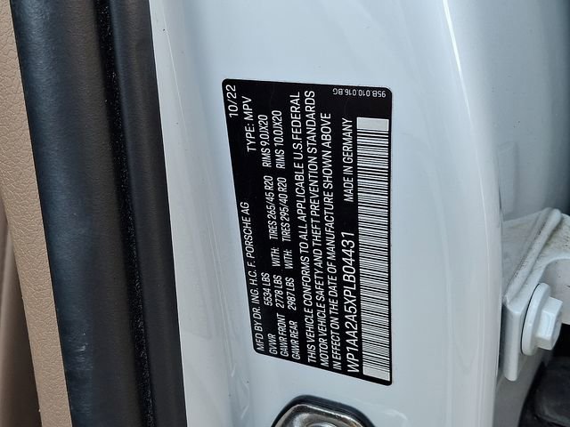 Certified 2023 Porsche Macan Turbo image 30