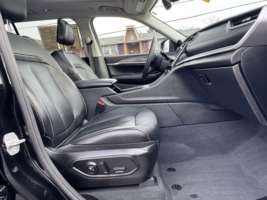 Used 2023 Jeep Grand Cherokee L Limited image 10