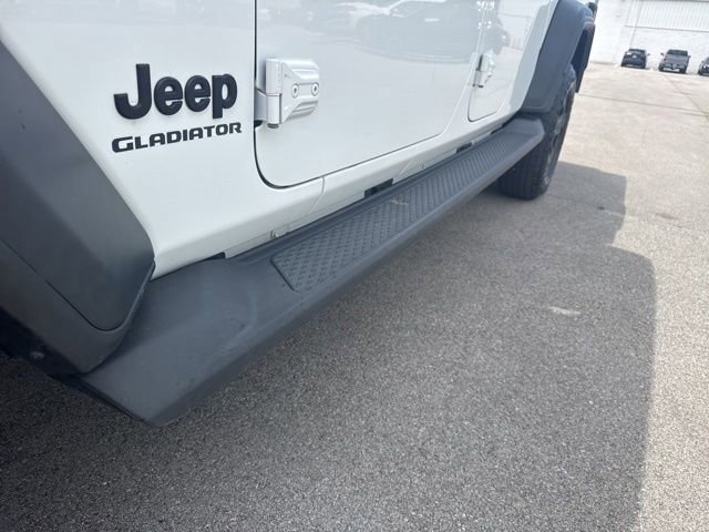 Used 2021 Jeep Gladiator Sport AWD/4WD image 11