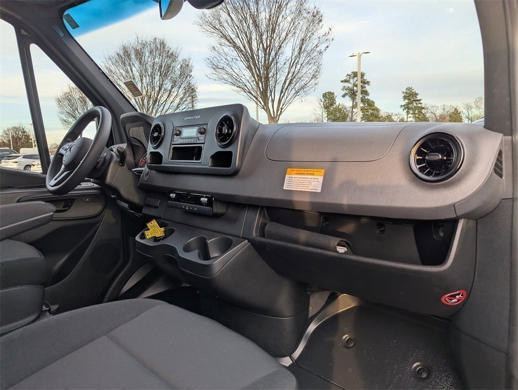 Used 2024 Mercedes-Benz Sprinter 144 Cargo image 10