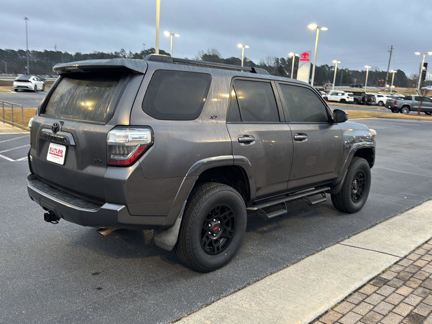 Used 2017 Toyota 4Runner SR5 image 5
