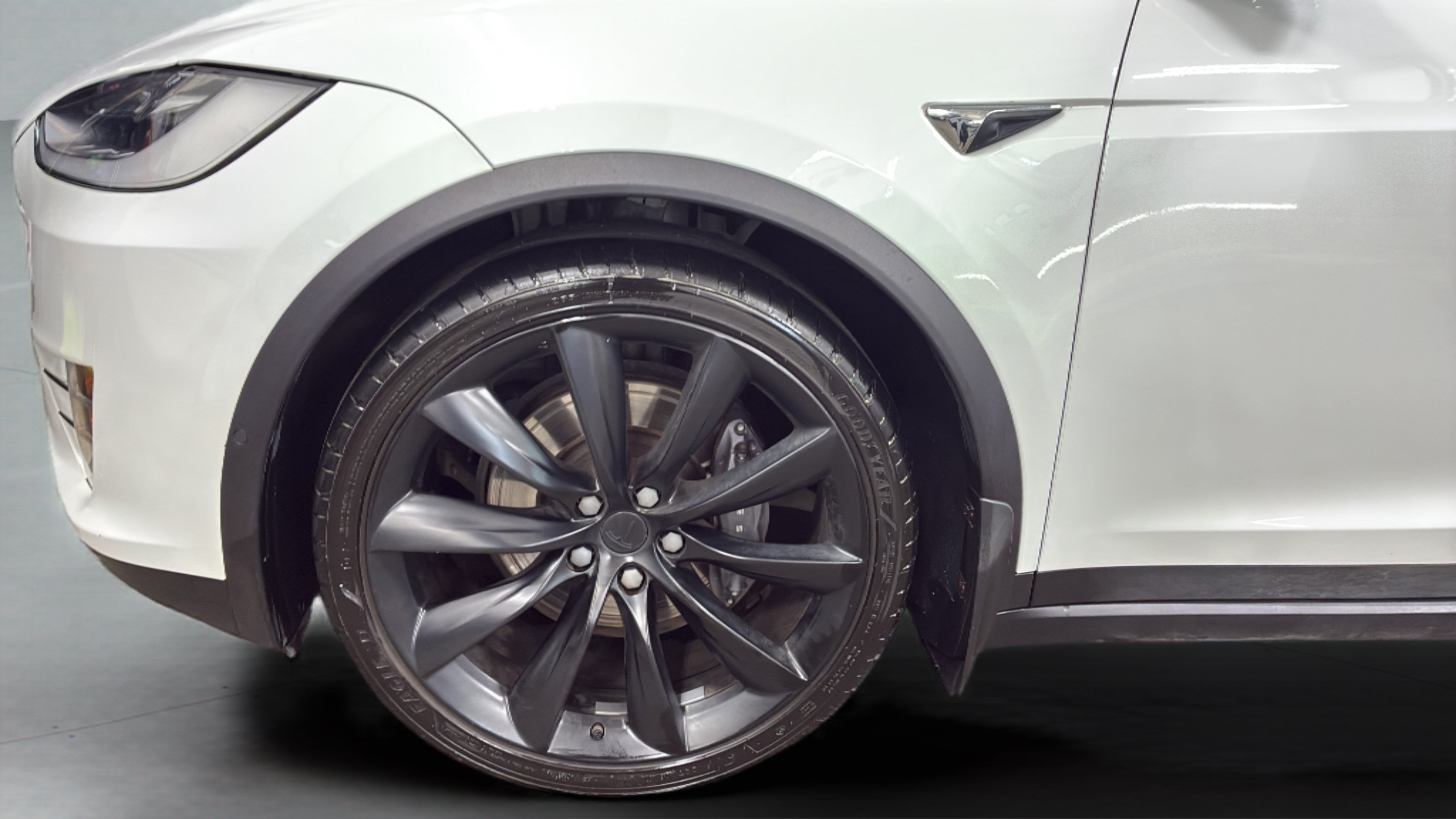 Used 2018 Tesla Model X 100D AWD/4WD image 31