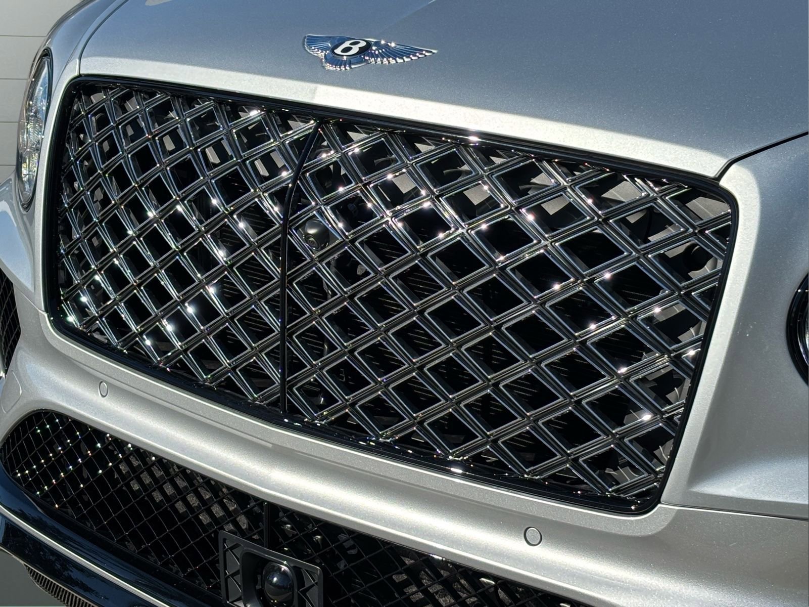 New 2025 Bentley Bentayga Extended Wheelbase image 37