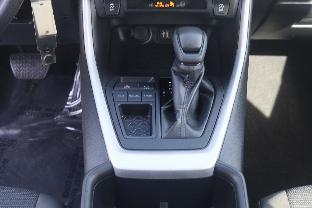 Used 2024 Toyota RAV4 LE FWD image 24