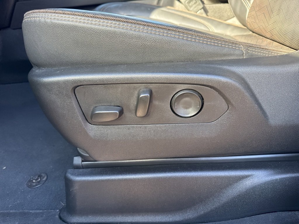 Used 2024 Chevrolet Suburban High Country image 21