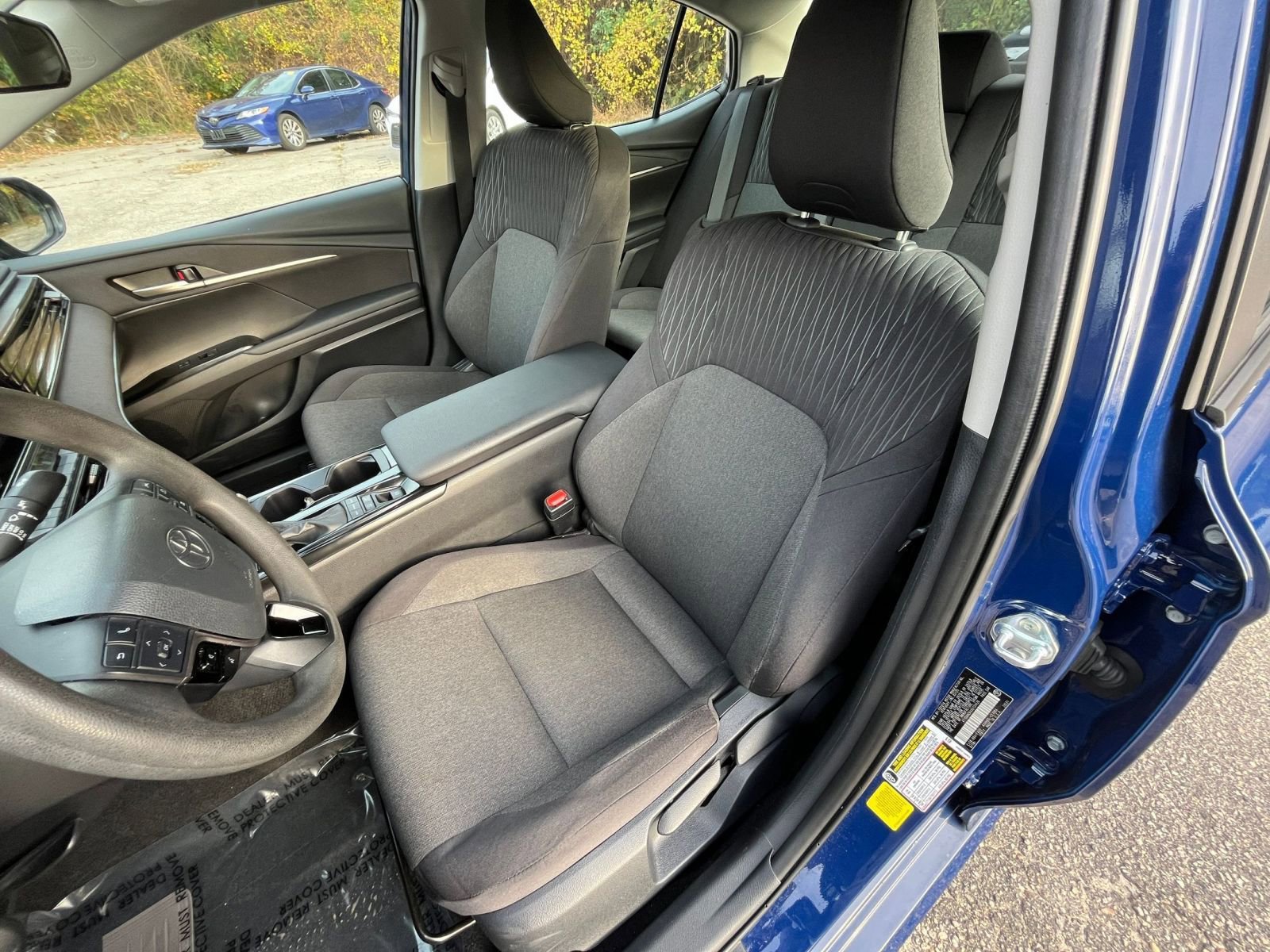 Used 2025 Toyota Camry LE image 31