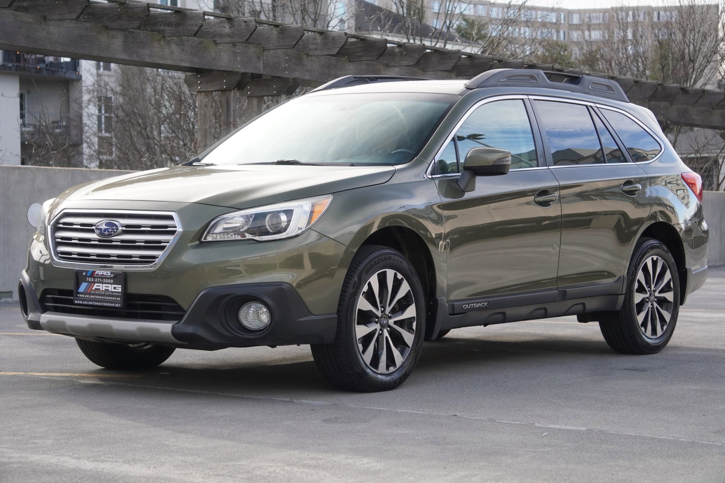 Used 2015 Subaru Outback 2.5i Limited image 2