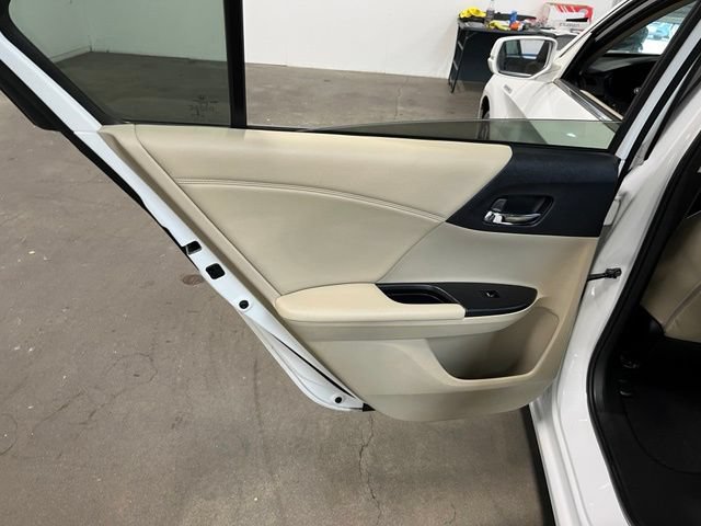 Used 2015 Honda Accord EX-L image 19