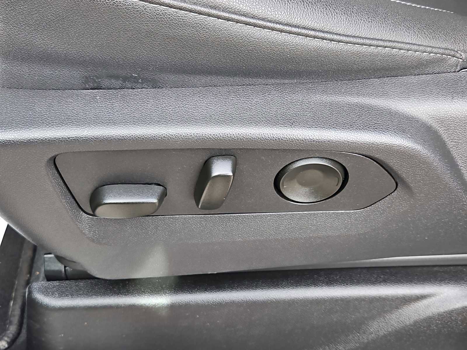 Certified 2025 Chevrolet Suburban Z71 image 25