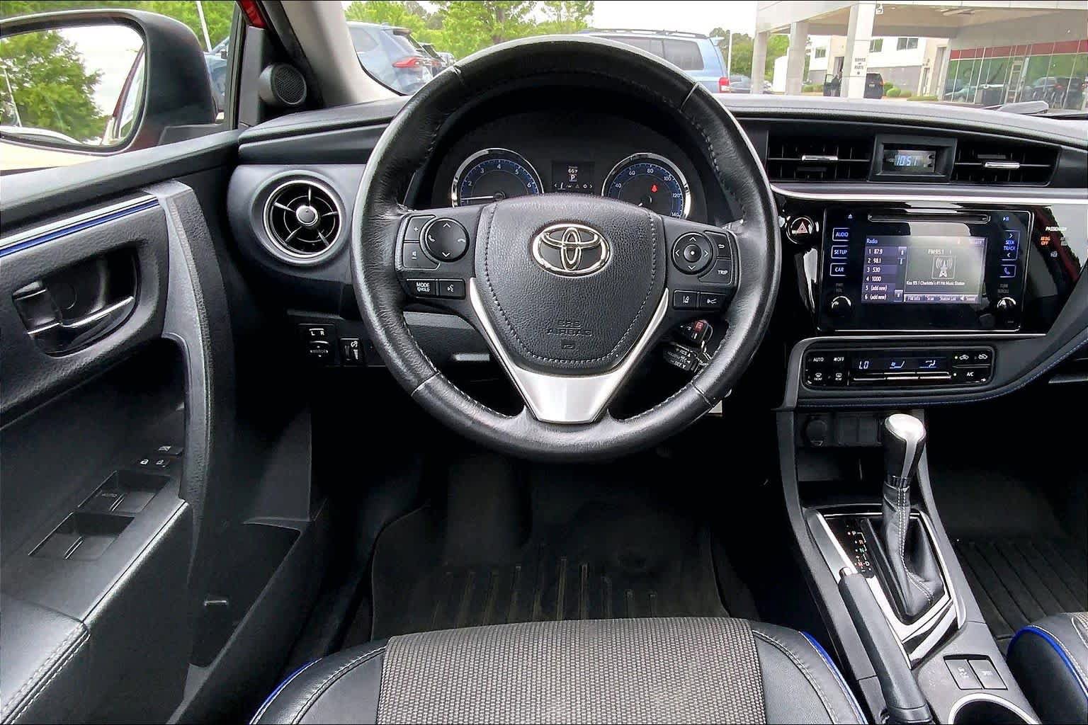 Used 2017 Toyota Corolla SE w/ Carpet Mat Package (TMS) FWD image 6