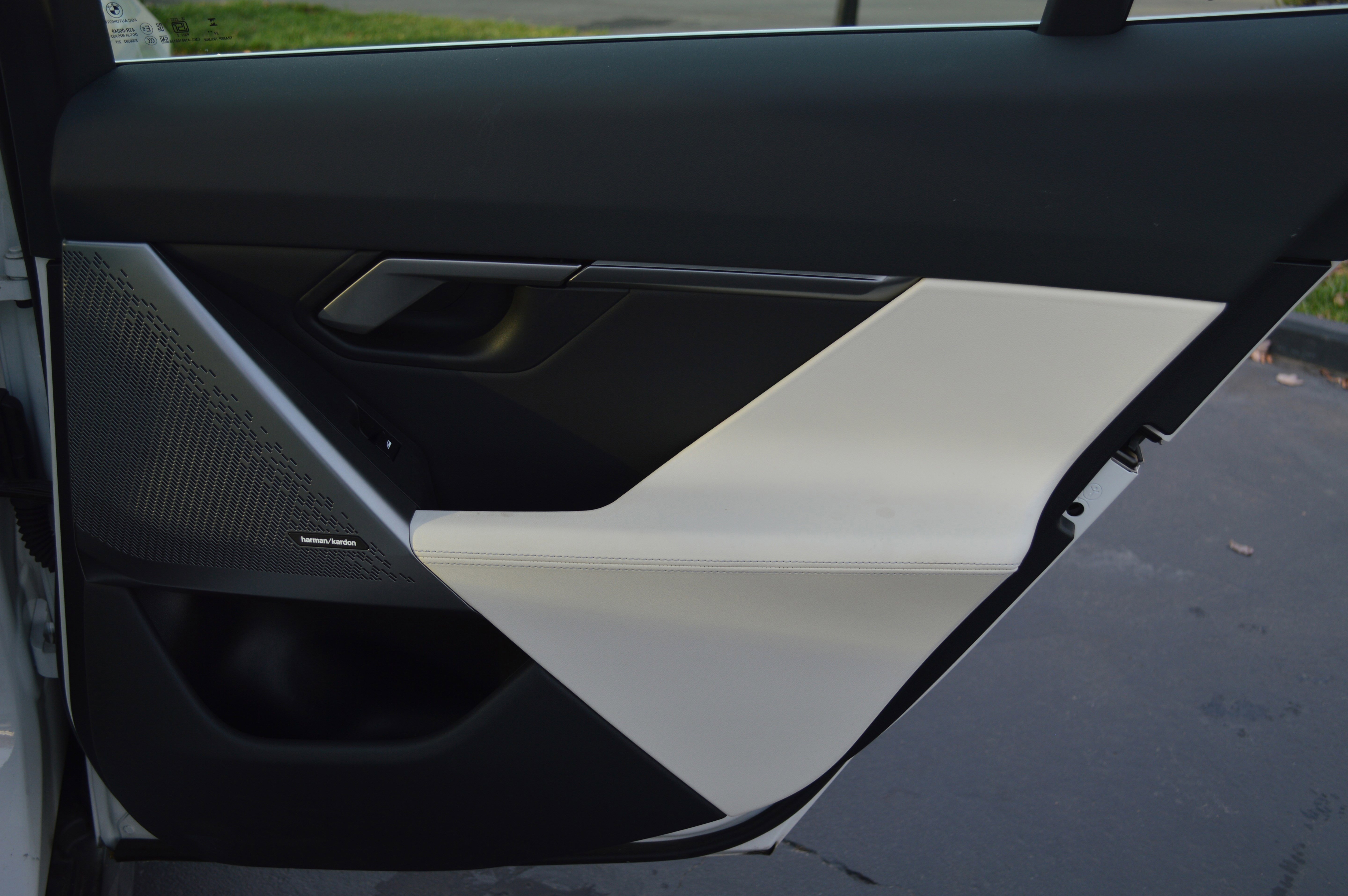 Used 2025 BMW 530i xDrive w/ Premium Package image 30