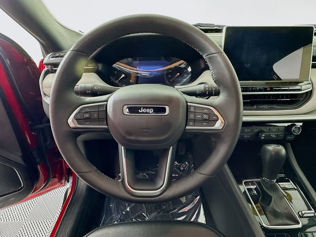 Certified 2025 Jeep Compass Limited AWD/4WD image 18