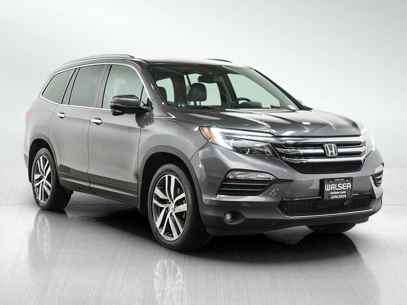 Used 2017 Honda Pilot Touring image 7